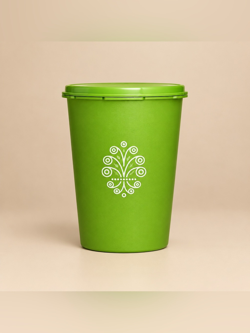 Tupperware Servalier canister in apple green #809-13 (5 cups) Size
